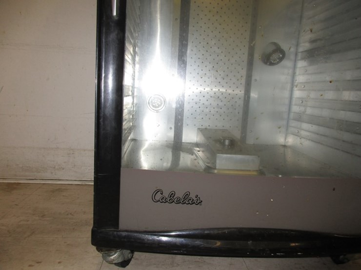 Cabela's Dehydrator (DR1501) Lot 38, Lincoln Street Market Grocery