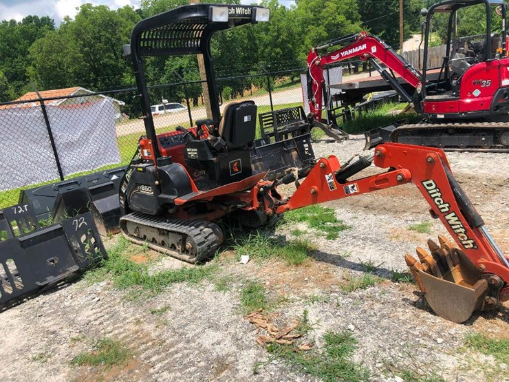DITCH WITCH XT850 Lot 3016, Equipment, Vehicles, Tools, 8/6/2022