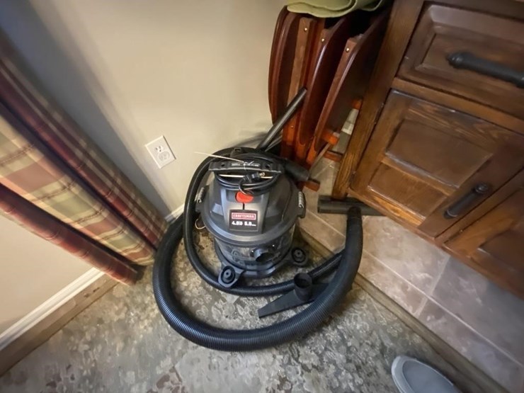 Craftsman 5gal Shop Vac Lot 104, Walkup Estate Auction, 8/18/2022
