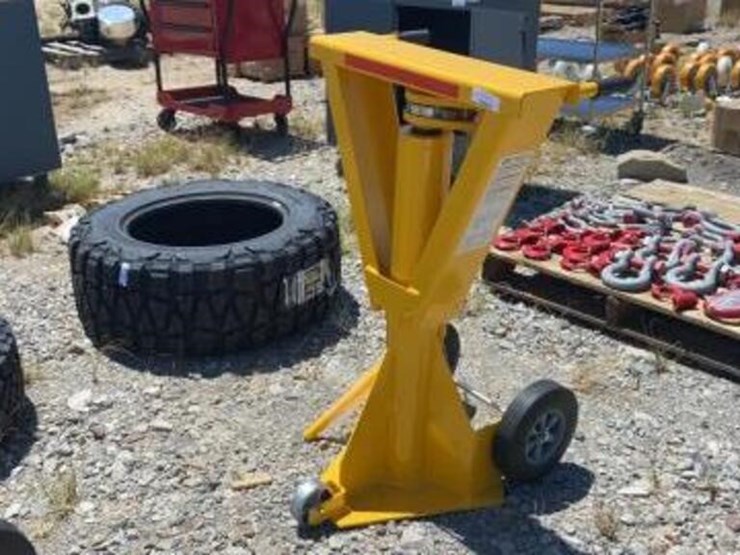 Unused Uline Trailer Jack Lot 3395, August 2022 Farm & Heavy