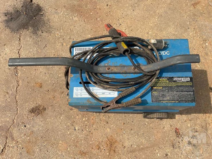 CHICAGO ELECTRIC ARC180 130 AMP PORTABLE WELDER Lot 302868, LATE