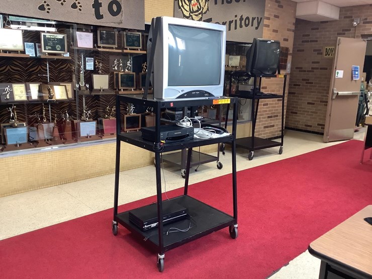 Durabrand TV W/Stand, DVD Player, & VCR Lot HE1709, Aug 10, 2022