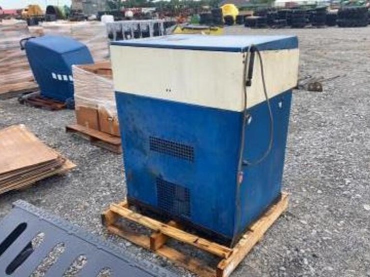 Mansur System One Parts Washer Lot 3215, August 2022 Farm & Heavy