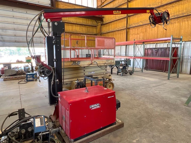 Lincoln Electric Idealarc CV655 Welder with ZipLine Welding Boom