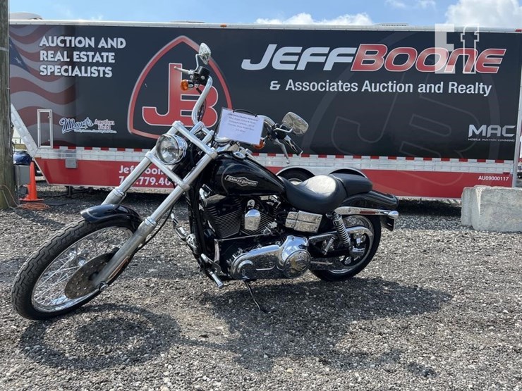 2006 HARLEY DAVIDSON DYNA WIDE GLIDE Lot 2270, August Consignment