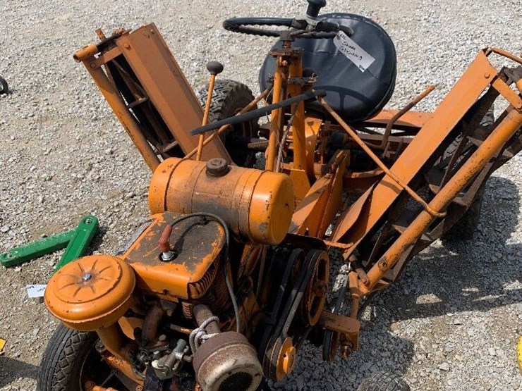 National Mower Co. Reel Mower Lot 1107, 2022 GARDEN TRACTOR