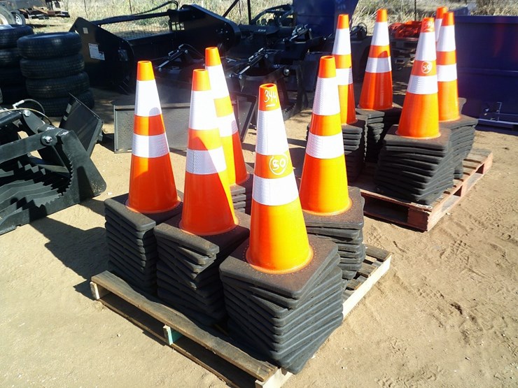 TRAFFIC CONES Lot 344, Farm, Ranch, Heavy Equipment Consignment