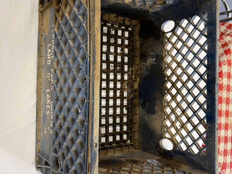 68L • Terrace Parx Dairies Land O' Lakes Milk Crate Lot 68L
