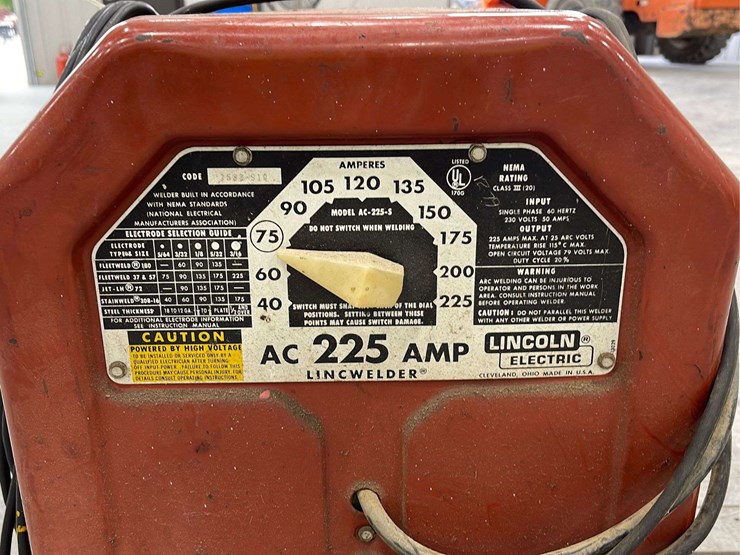 Lincoln 225 AC stick welder w/ leads Lot 306, Summer Online