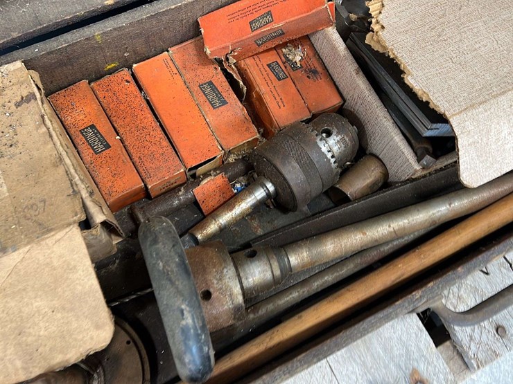 Logan model 820 metal lathe Lot 322, Summer Online Equipment Auction