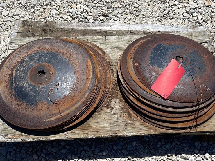 29used universal disc blades Lot 567, Summer Online Equipment