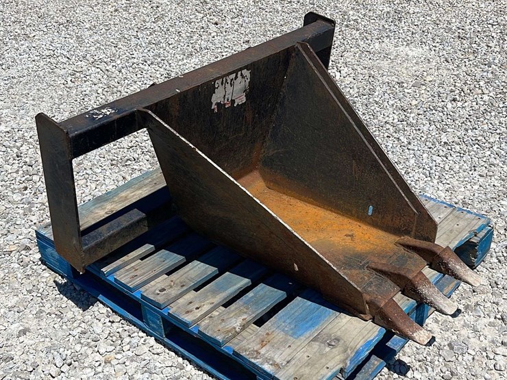 Skid steer stump bucket Lot 219, Summer Online Equipment Auction, 8