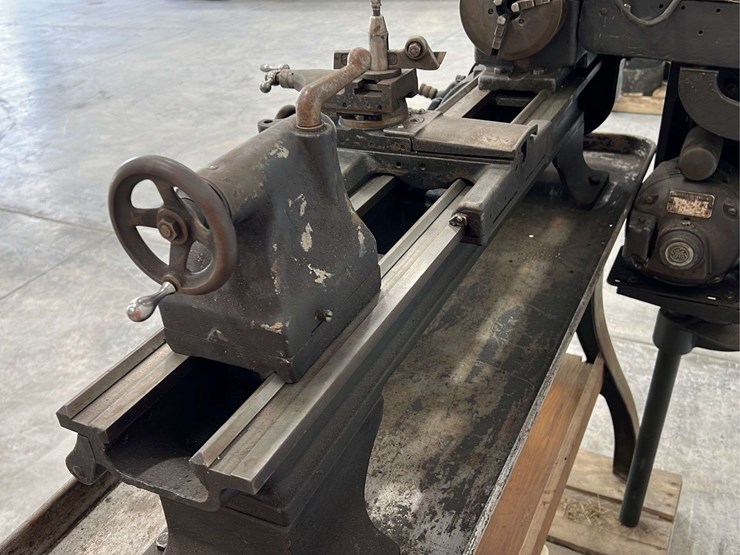 Logan model 820 metal lathe Lot 322, Summer Online Equipment Auction