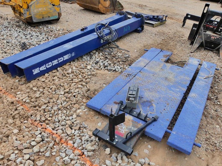 MAGNUM LIFTS 24 HRS Lot 1056, Summer Lake Country Contractors