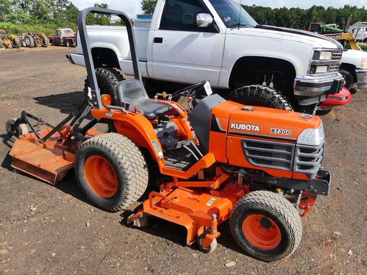 KUBOTA B7300 Lot 1212, Summer Lake Country Contractors Auction, 8/25