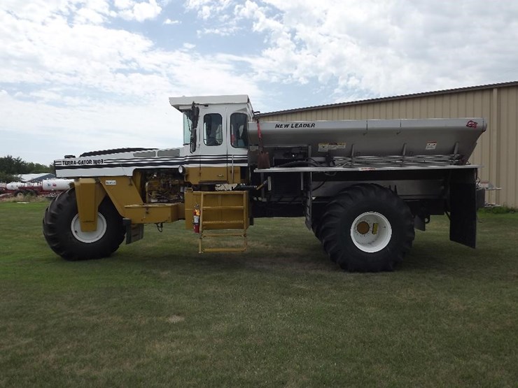 1998 AgChem TerraGator 1803 Floater Dry Fertilizer Spreader Lot GY3616, Aug 24, 2022