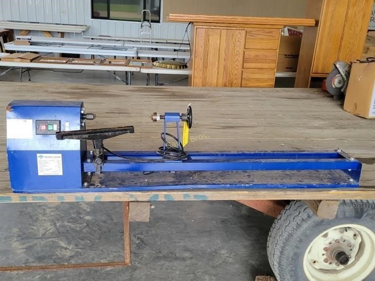 Cummins Wood Lathe Lot 789, August Farm Consignment, 8/25/2022