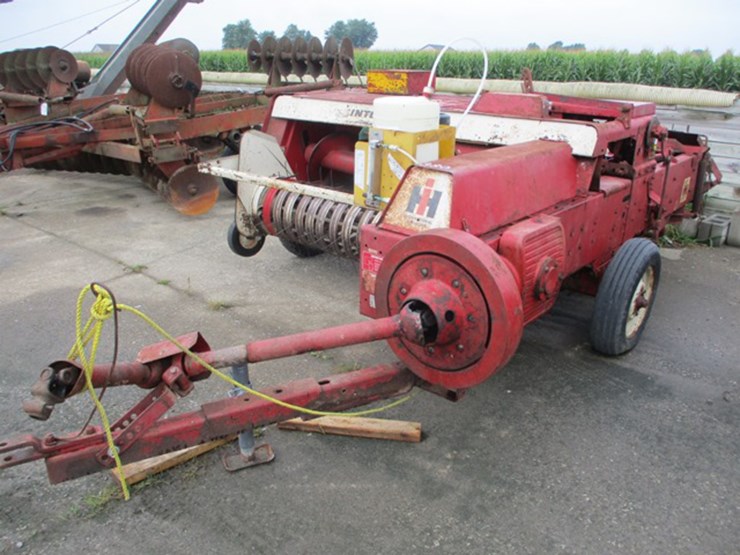 CASE IH 430 - Lot #380, Ottawa Ohio Farm Equipment Consignment Auction ...