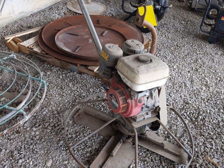 36" WHITEMAN TROWEL MACHINE HONDA 8HP ENGINE Lot 1272, Blaine