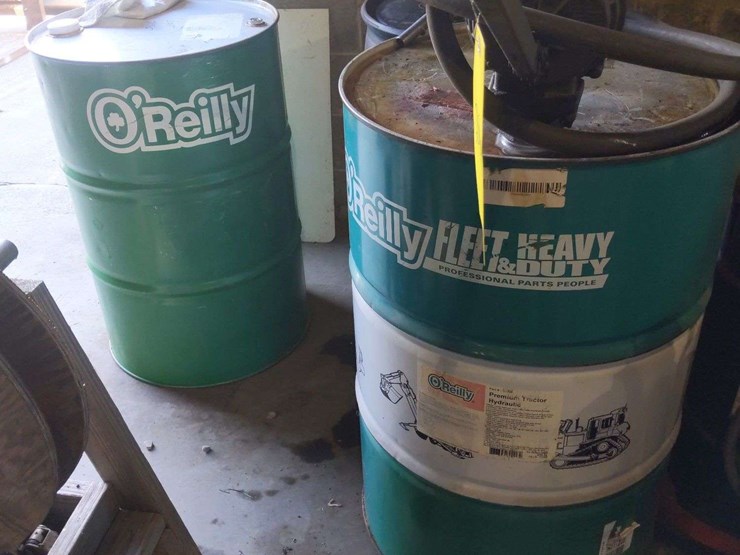 OREILLY PREMIUM HYDRAULIC FLUID 55 GAL DRUM 1/4 FULL W/ PUMP, 55 GAL O
