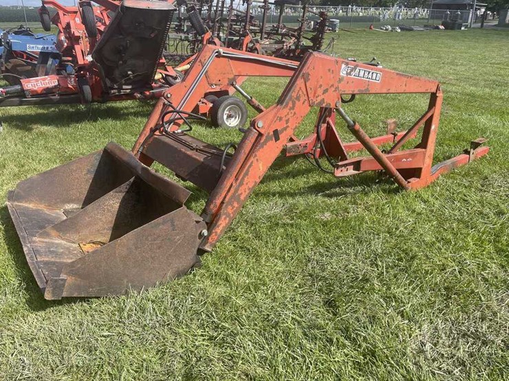 Farmhand loader Lot 10, Fall Consignment Auction, 8/27/2022, Eastern Iowa Auction Co