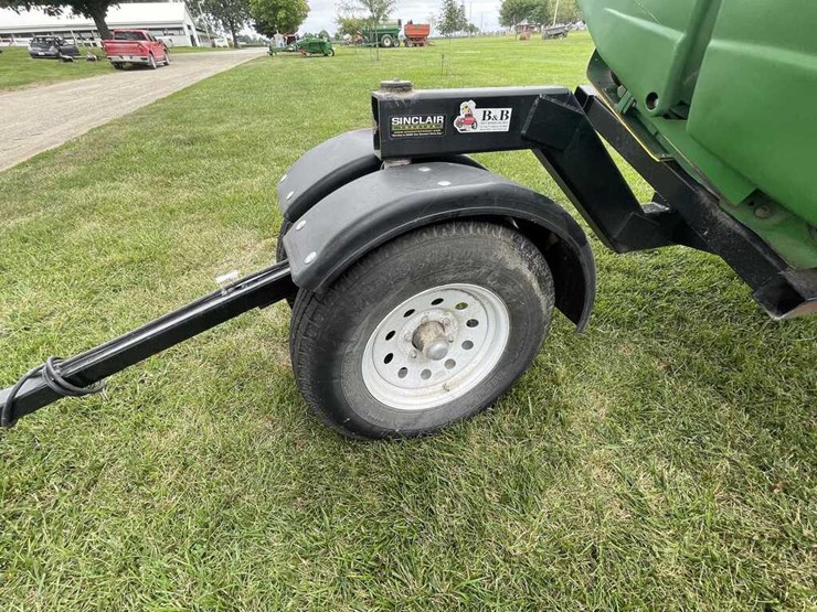 B&B head trailer Lot 49, Fall Consignment Auction, 8/27/2022