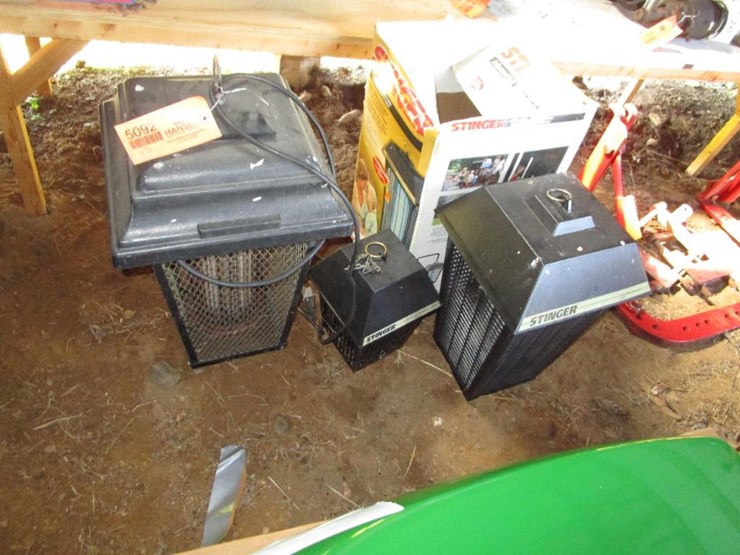 5092 • (3) Electric Bug Zapper Lights Lot 5092, John Deere Lawn