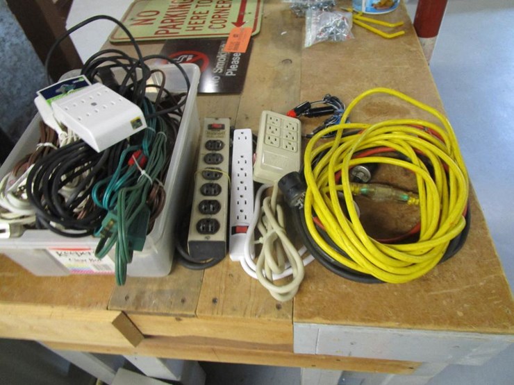 6107 • Extension Cords and Power Strips Lot 6107, John Deere Lawn