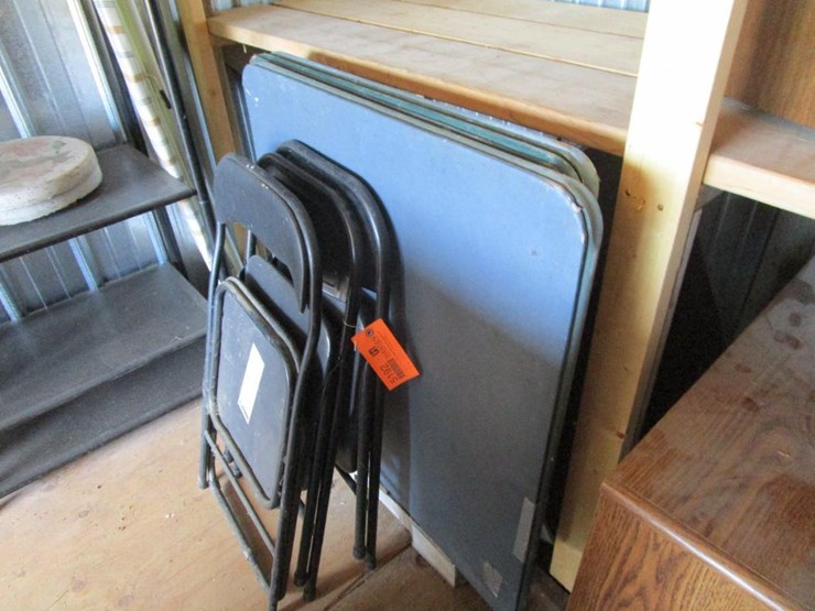 5192 • (4) Folding Card Tables Lot 5192, John Deere Lawn Tractor