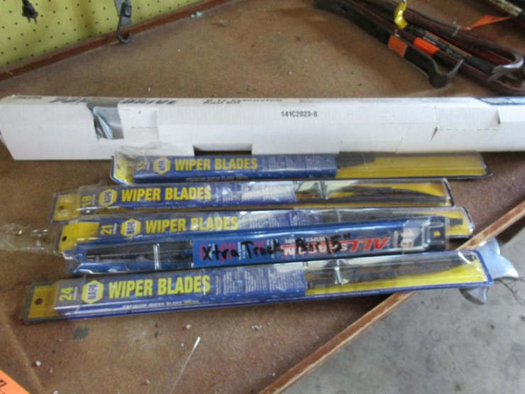 5222 • Chamberlain Power Drive 8' Extension Rail Kit Lot 5222, John Deere Lawn Tractor, Pick