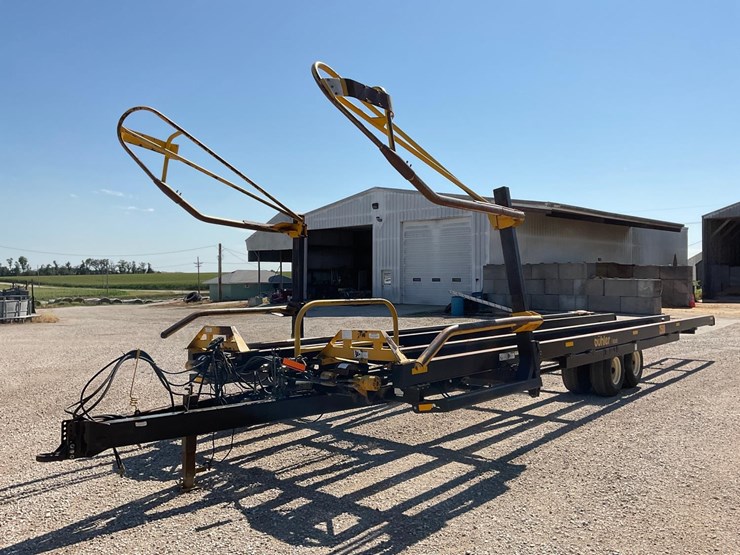 Buhler /Inland BM2500 T/A Round Bale Mover Lot HJ5114, Aug 31, 2022 Equipment Auction, 8/31