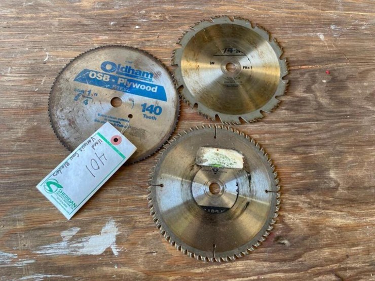 Saw blades Lot 401, QUINN EXCAVATING AND PAVING AUCTION, 8/30/2022