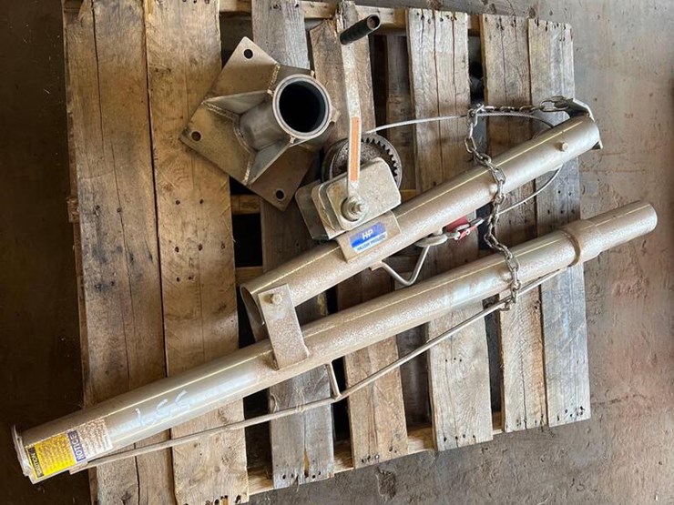 HALLIDAY PRODUCTS TRUCK MOUNT HAND WINCH Lot 559, BRUNSON NICHOLS