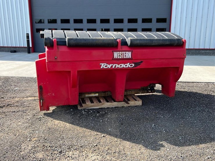 "ABSOLUTE" 2018 Western Tornado 2.5 Ton Salt Spreader Lot 793
