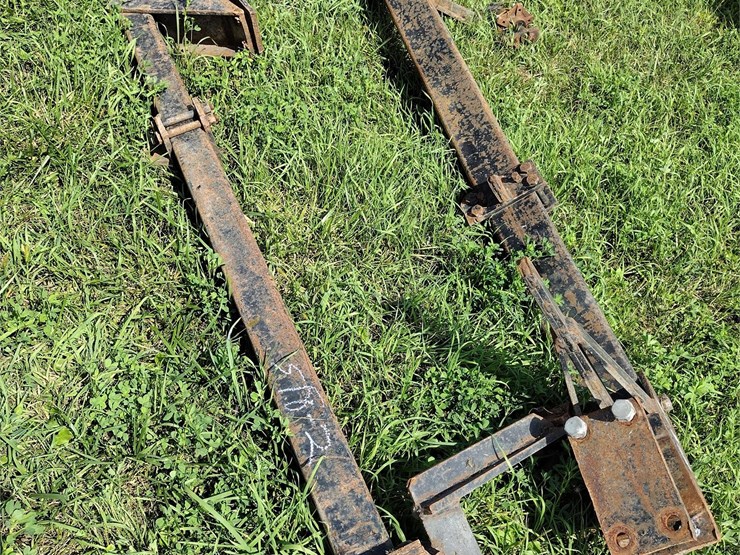 UNKNOWN 2 LARGE METAL FRAMES Lot 518, Farm Machinery Reduction