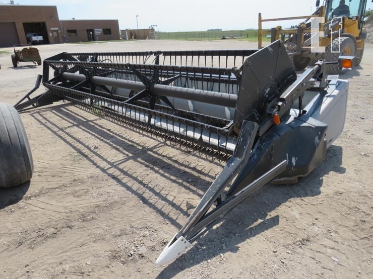 GLEANER 20' BEAN HEAD Lot 659, Pocahontas Machinery Auction Ring 1