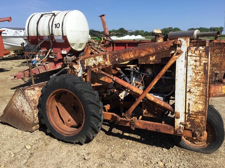 Inv 15999 Honey Bee Loader, Built on a Farmall 140 Tractor Lot