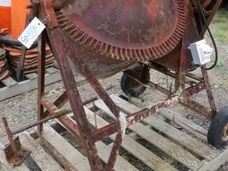 Sears & Roebuck Co Cement Mixer Lot 31, UNDERMOUNTAIN FARM TRUCKING