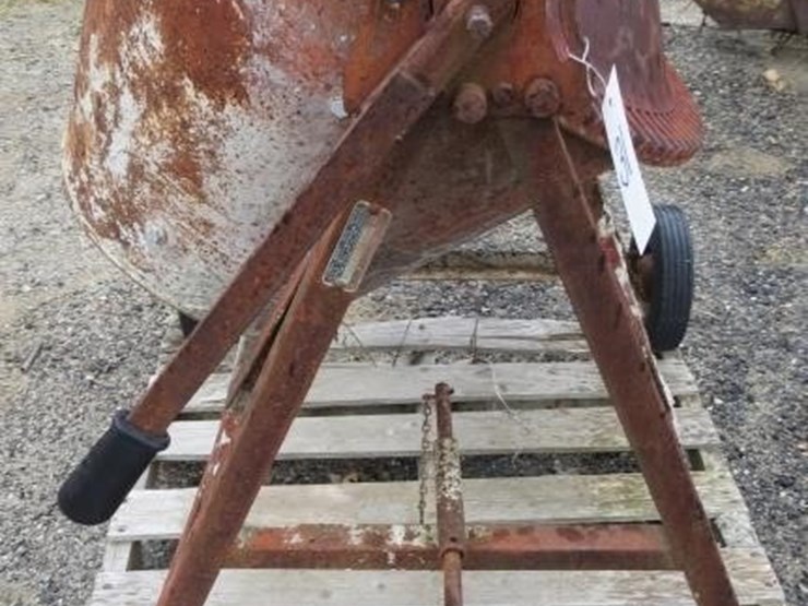 Sears & Roebuck Co Cement Mixer Lot 31, UNDERMOUNTAIN FARM TRUCKING