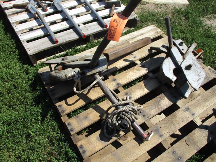 18225 • Agri Speed Quick Hitch Lot 18225, Tractor, Skid Steer, John