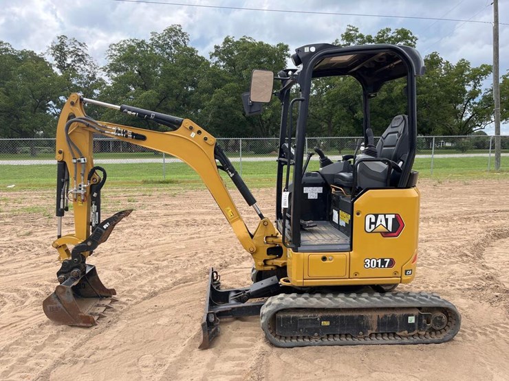 (ABSOLUTE) 2020 CATERPILLAR 301.7CR EXCAVATOR - Lot #408, Farm ...