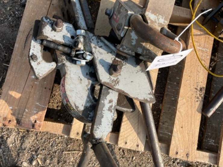 521B Set of Agri speed Quick Hitch Lot 521B, Large Melrose MN Farm Equipment Auction, 9/6