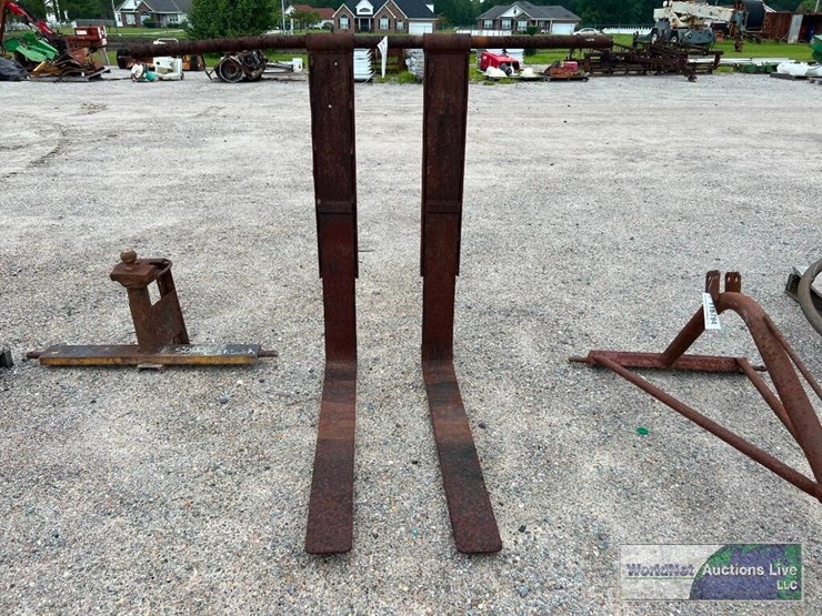 SET OF BACKHOE FLIP OVER FORKS Lot 785, WNA 337 Annual Late Summer