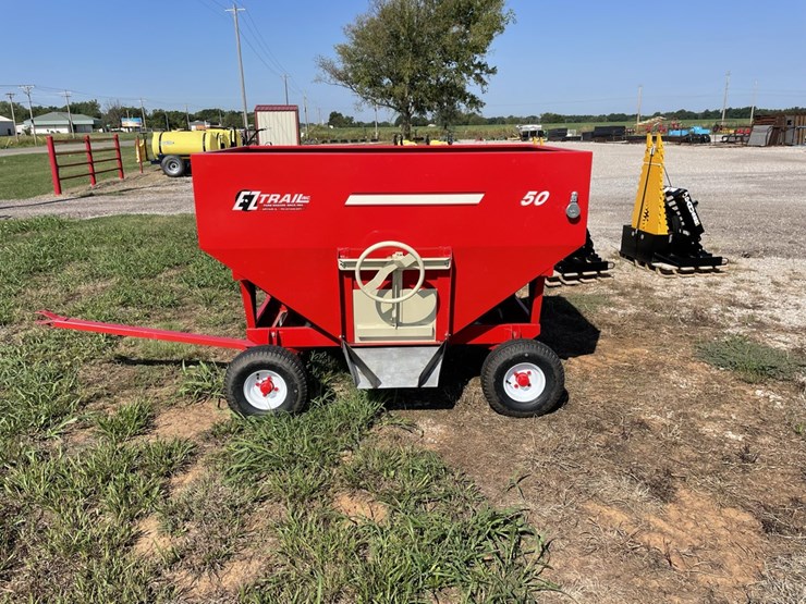 EZ TRAIL GRAIN AND FEED CART Lot 8242M, FALL CONSIGNMENT AUCTION, 9