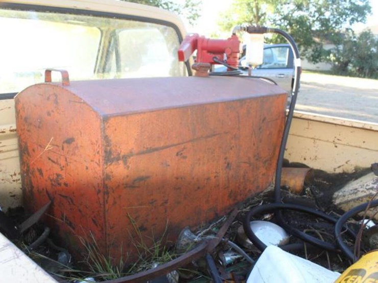 150 Gal. Fuel Tank w/12V Elec. Pump Lot 101, Halverson Large Farm