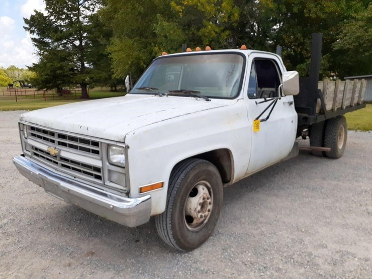 Titled 1988 chevy r30 dump truck lot 344 38th annual fall
