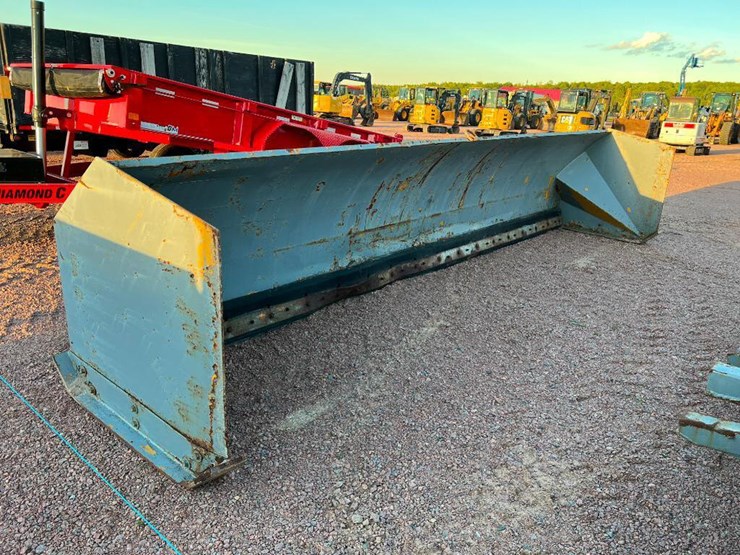 Pro Tech 18' bucket mount wheel loader snow pusher w/ rubber cutting