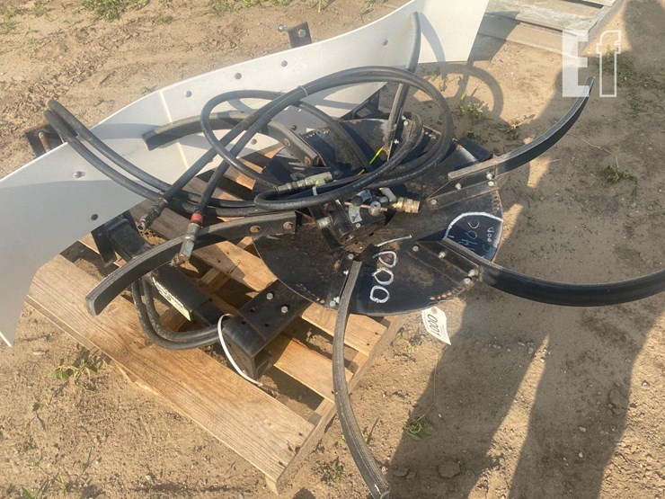 CHAFF SPREADER Lot 1, First Fall Consignment Auction, 9/22/2022, Gross Auction Co. Auction