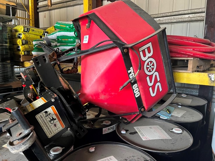 Boss Salt Spreader (DR2236) Lot 416, Online Auction September 13