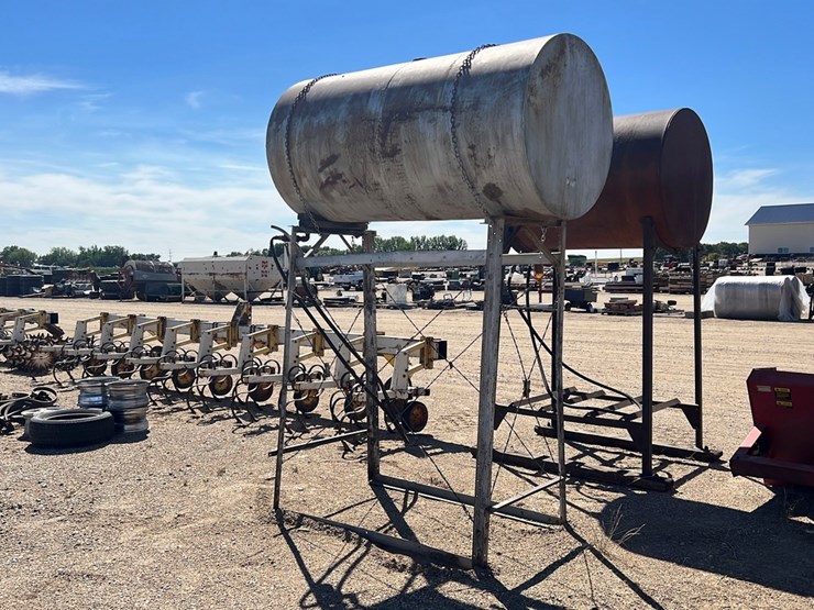 ID1531 310Gal Gravity Fed Fuel Tank Silver Lot 1598, Fall Timed